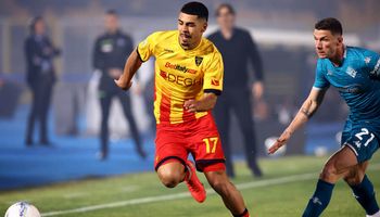 Lecce vs Fiorentina (01:45 – 21/04) | Xem lại trận đấu